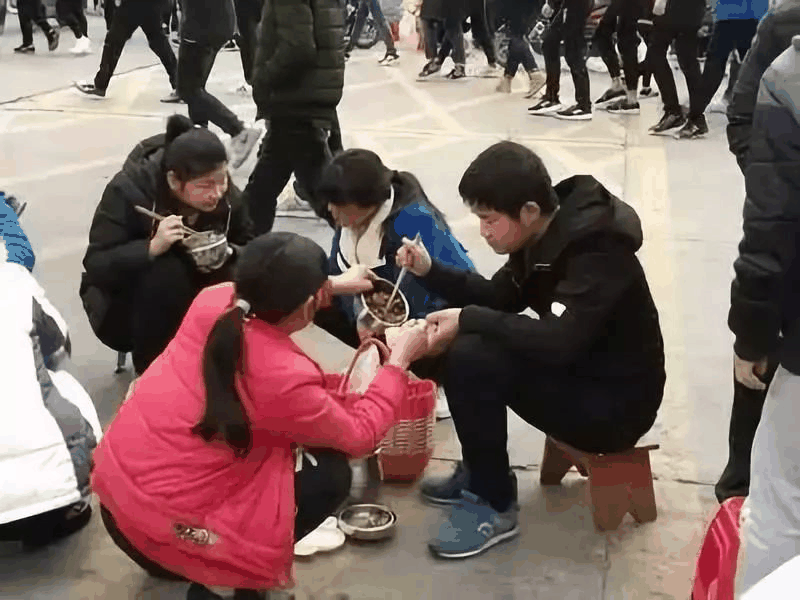 教育的真相：每個優(yōu)秀孩子的背后，都是父母的奮力托舉！