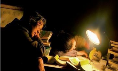 父親，孩子高中能否過(guò)好，你的角色很重要！當(dāng)?shù)亩己煤每纯? /> </p>
      <div   id=