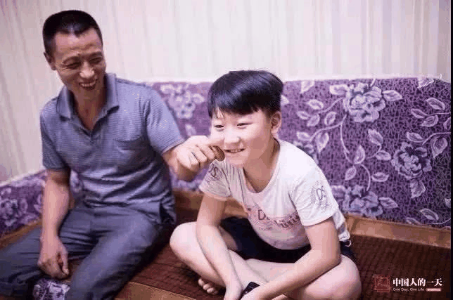 班主任坦言：學(xué)霸非天生，班級前10的孩子，90%都來自這4種家庭！