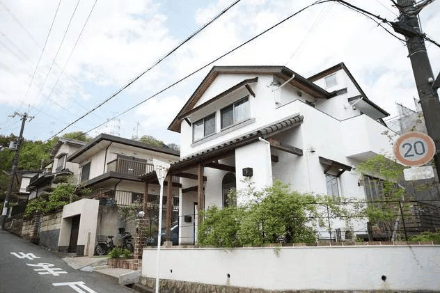 為什么在日本窮人住別墅，富人住公寓？
