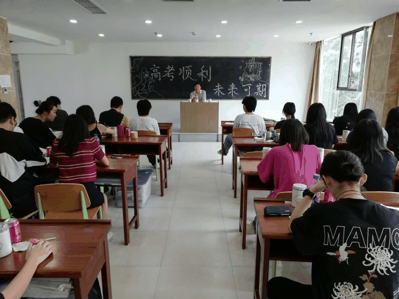 百年書院第七屆藝考生文化集訓(xùn)班結(jié)業(yè)啦！是結(jié)束，亦是開始！