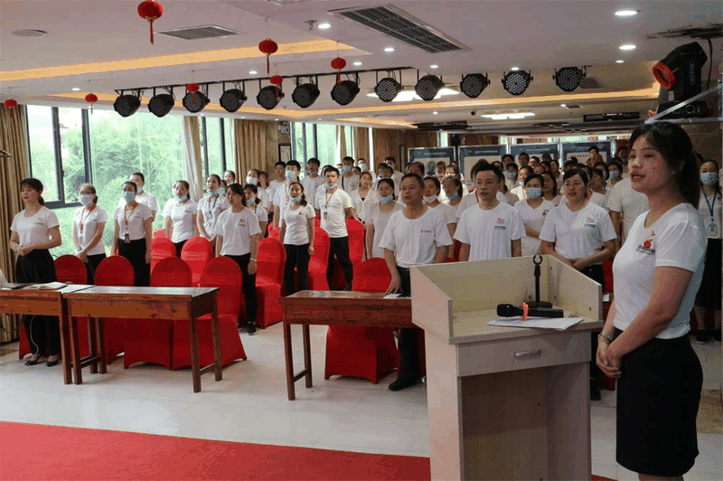 百年好房經(jīng)紀(jì)人三部曲：做人、做事、成交，每一曲都會(huì)讓客戶滿意！