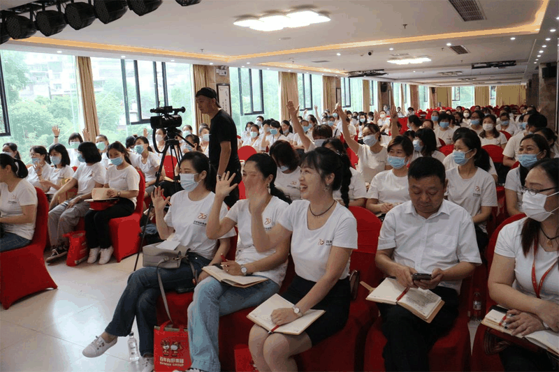 百年教育 | 業(yè)務(wù)學(xué)習(xí)提技能 助力孩子們暑期成績再飆升