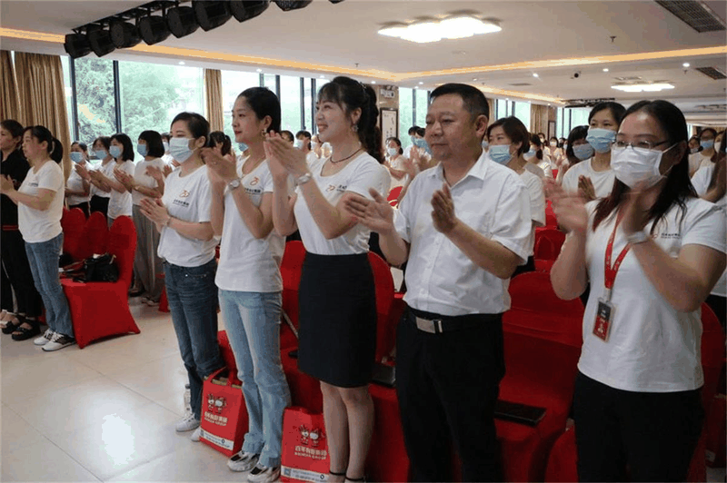 百年教育 | 業(yè)務(wù)學(xué)習(xí)提技能 助力孩子們暑期成績再飆升