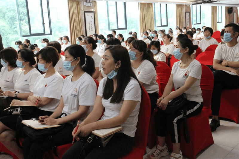 百年教育 | 業(yè)務(wù)學(xué)習(xí)提技能 助力孩子們暑期成績再飆升