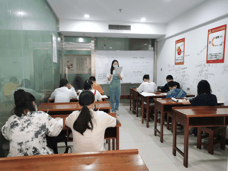 百年教育文化、藝術(shù)培訓(xùn)復(fù)課，“雙師教學(xué)”精彩紛呈