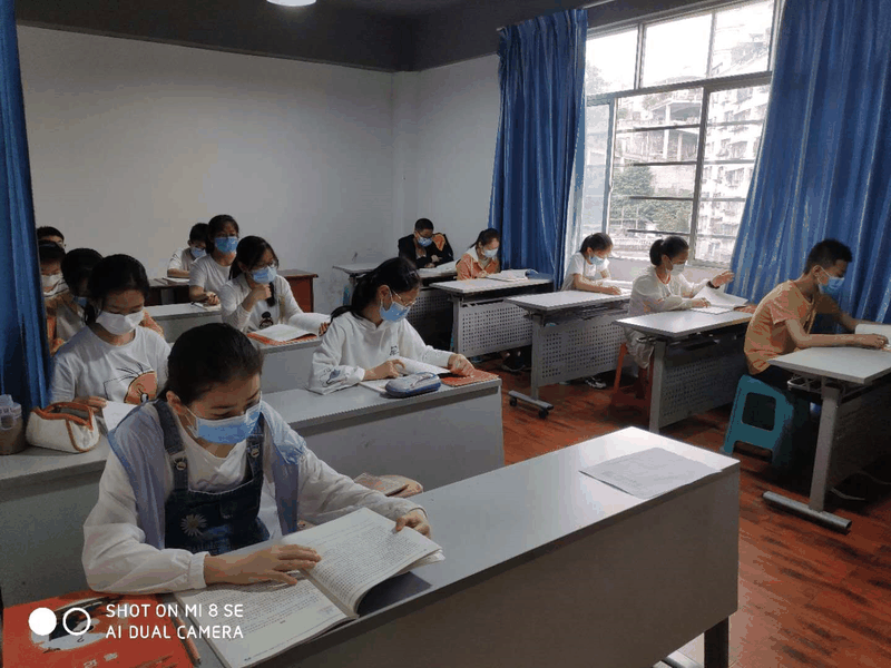 百年教育文化、藝術(shù)培訓(xùn)復(fù)課，“雙師教學(xué)”精彩紛呈