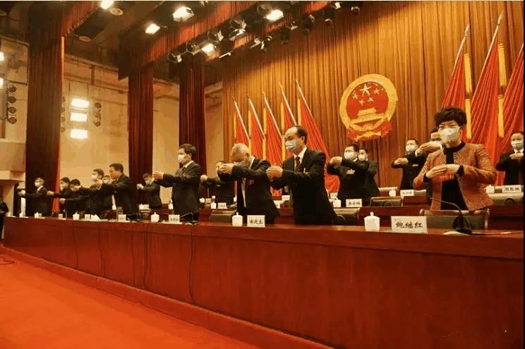 握手禮改為“拱手禮”，五千年中華文明禮節(jié)，因為疫情意外恢復了？