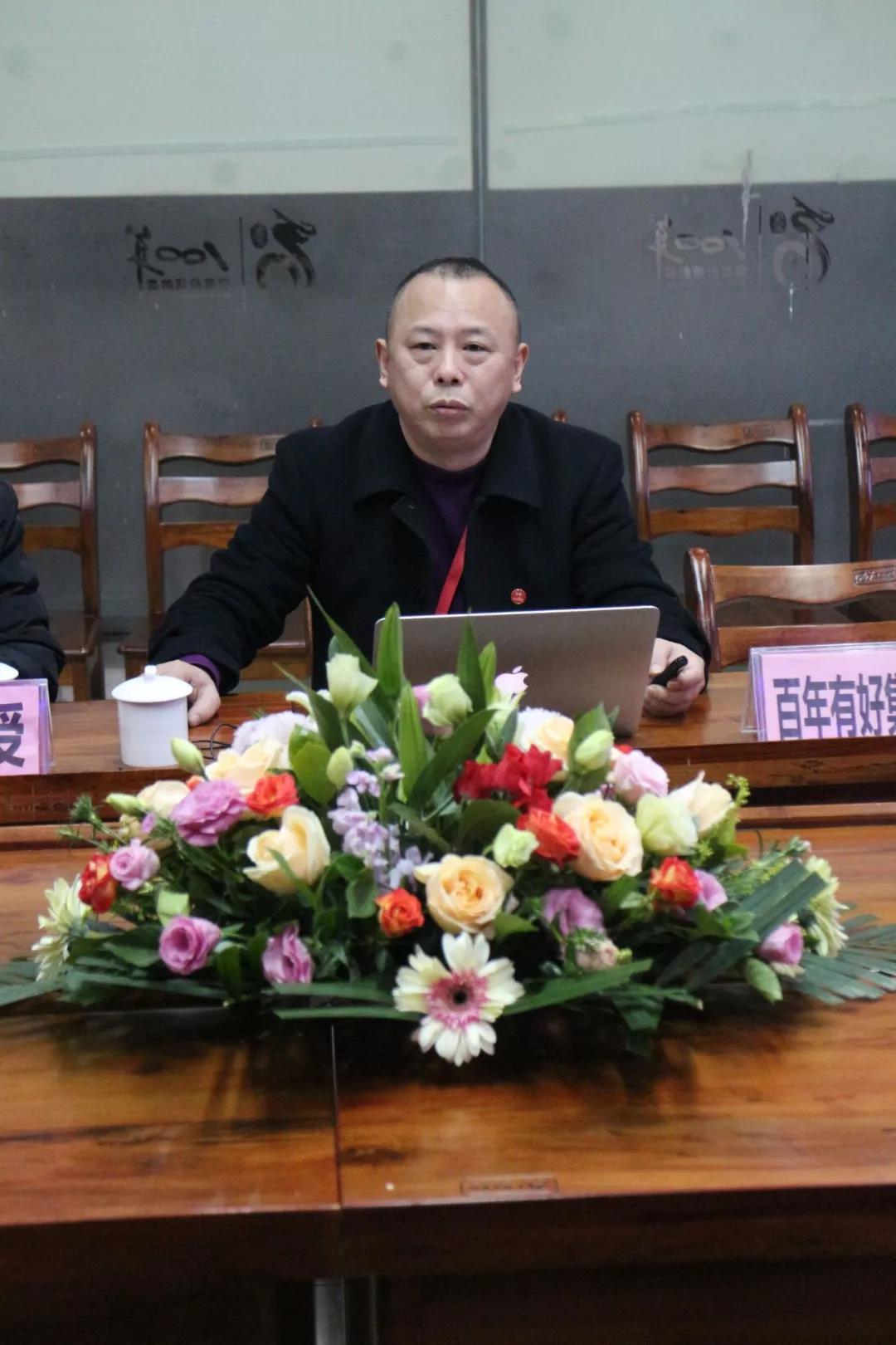 熱烈歡迎太白街道辦事處譚方培書記一行蒞臨百年集團指導工作！