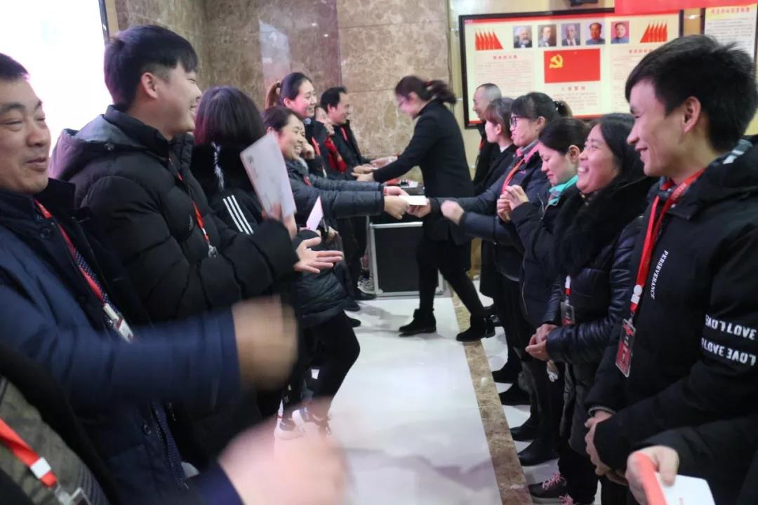 2019年，我們還在做房產(chǎn)中介，買房、賣房請放心找我們！