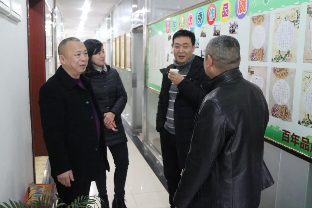 熱烈歡迎市教委交叉檢查組及區(qū)教委領(lǐng)導(dǎo)蒞臨百年教育指導(dǎo)工作！